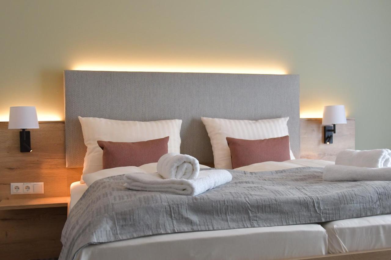Landhaus Hamester - Hotel & Restaurant Basthorst  外观 照片